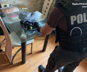 Katowice. Policjanci zatrzymali podejrzanych o włamanie do bankomatu