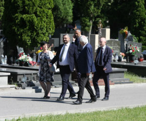 Modlitwa prezesa pod bronią