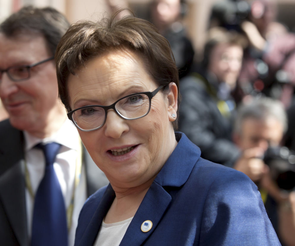 Szydło: 500 zł na każde dziecko. Kopacz: Młodzi nie będą płacić podatków