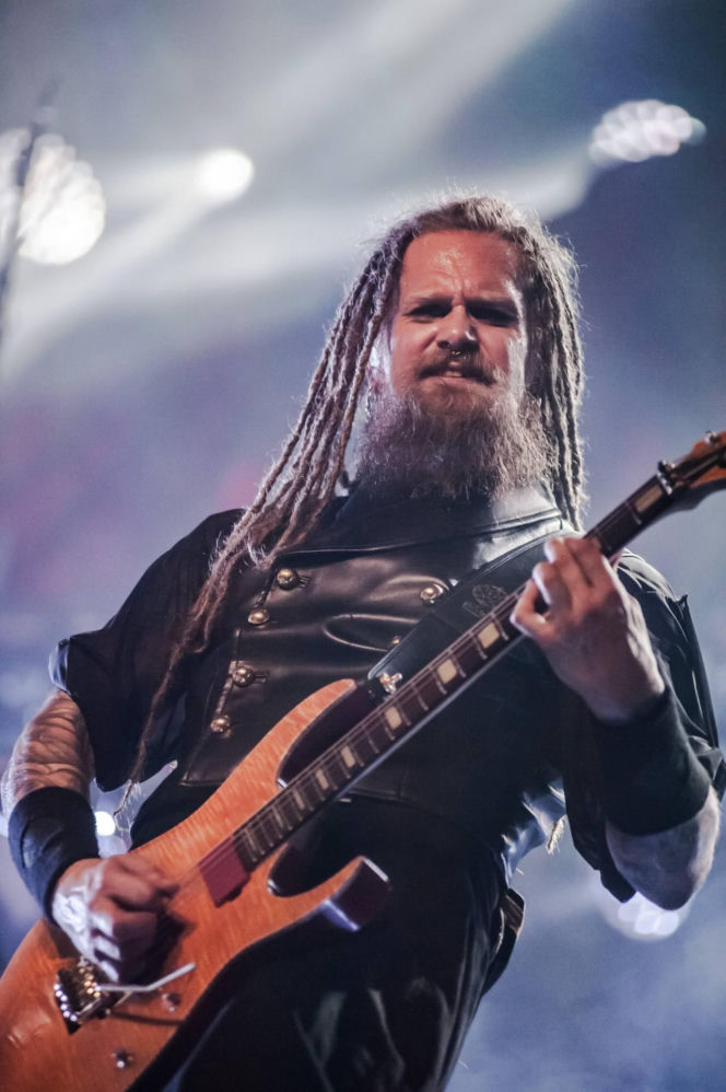 Skrupulatnie wyreżyserowany groteskowy spektakl okraszony nutą surrealizmu – Avatar zawładną Warszawą [RELACJA]