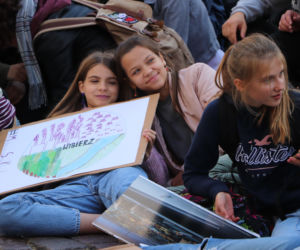 Młodzieżowy Strajk Klimatyczny w Toruniu. Protestowali przeciwko rządowi i korporacjom