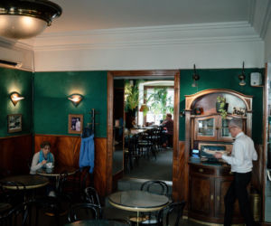 Najstarsza kawiarnia w Warszawie może zniknąć z Nowego Światu