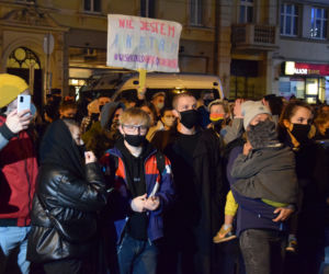 Protest kobiet w Katowicach. Tłumy strajkują przeciwko zakazowi aborcji