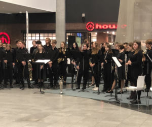 Mistrzowie grają do jednej bramki dla Pawła Parczewskiego – Galeria Warmińska 28 października