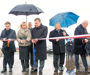 Bieńkowska z orszakiem przecięła wstęgę