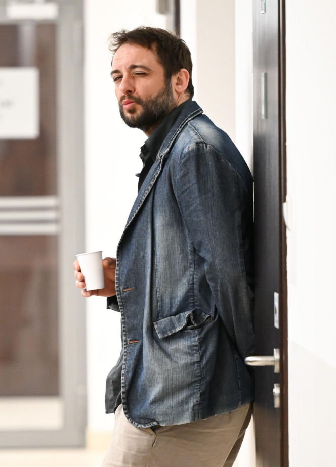 Rozwód Gąsiorowskiej i Żurawskiego w toku! Aktor czekał pod salą z kubkiem w ręku