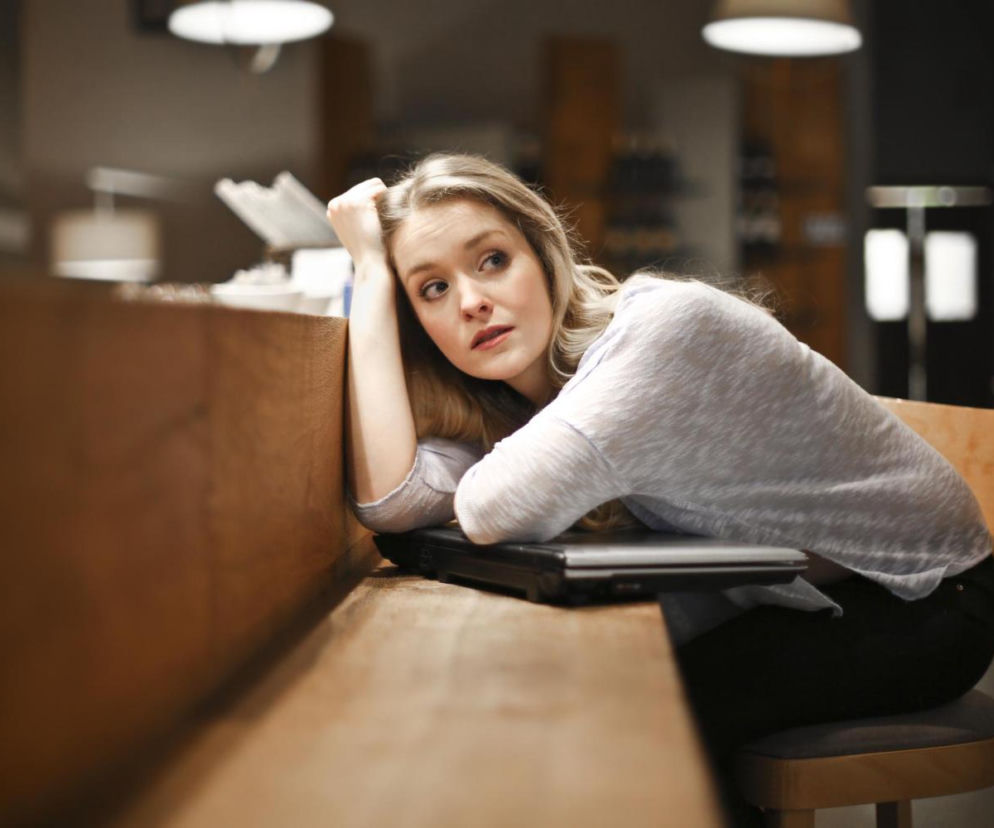 Naukowcy wskazują na błąd, który popełniamy w relacjach. Niszczy nas od środka i prowadzi do samotności