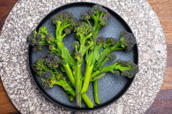 Zapomnij o zwykłym brokule! Bimi to warzywny hit, który zrobisz w 5 minut i zjesz w całości!