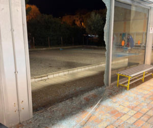 38-latka wjechała autem do basenu na krytej pływalni. W pojeździe była jej 5-letnia córka