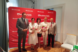 Dwie lokalne inwestycje z wysokim wsparciem unijnym. Umowy na budowę wiaduktu warszawskiego w Siedlcach i rozwój bioróżnorodności w Mrozach – już podpisane!