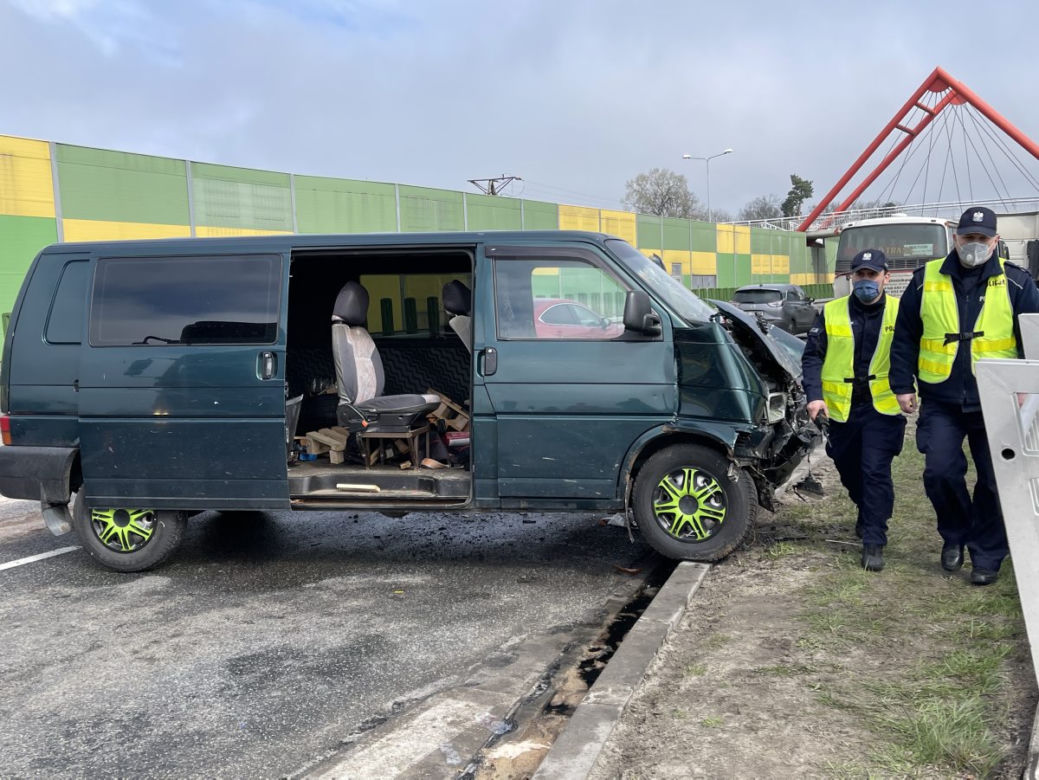 Zderzenie busa z autobusem dzisiaj rano. Nie żyje kobieta