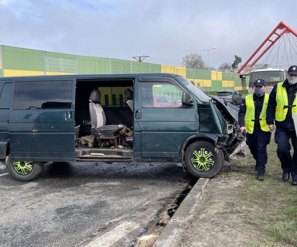 Zderzenie busa z autobusem dzisiaj rano. Nie żyje kobieta