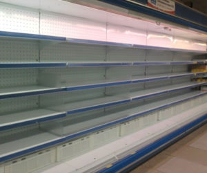 Puste półki w rosyjskich supermarketach