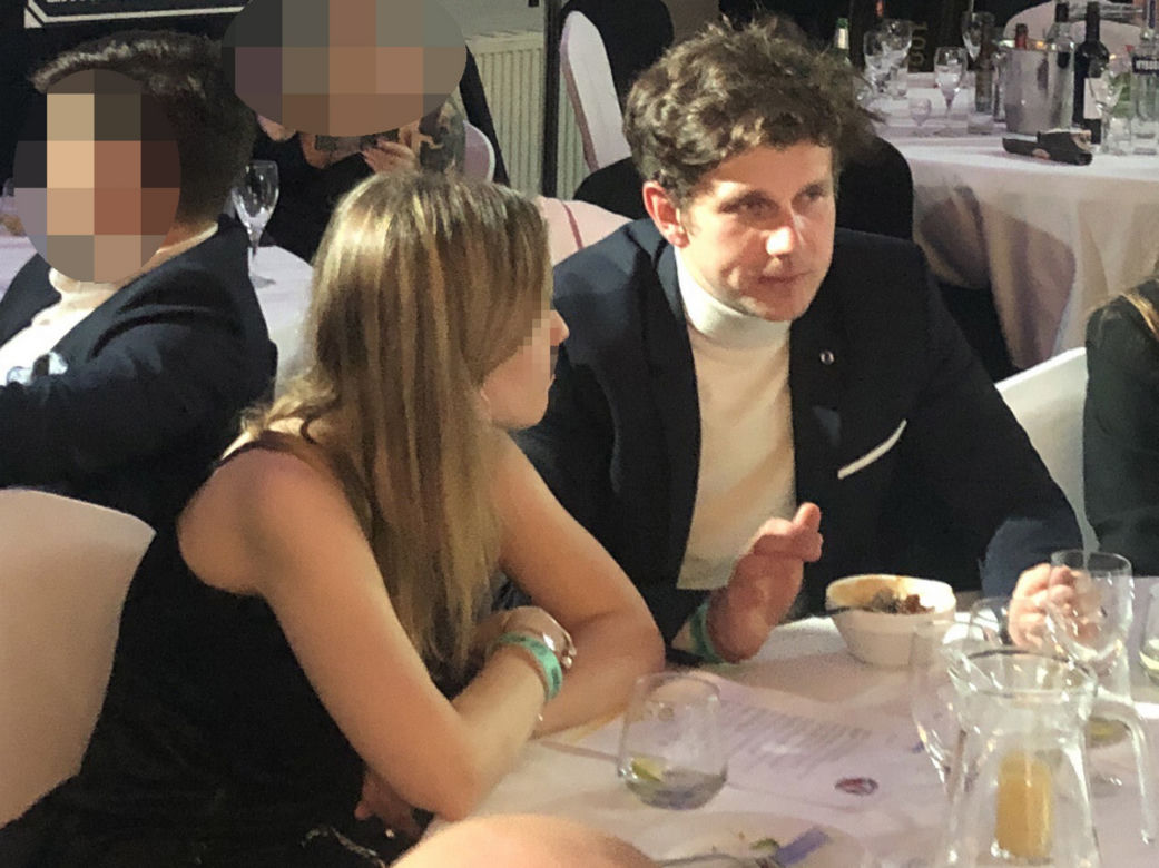 Antek Królikowska pokazał nową parterkę.