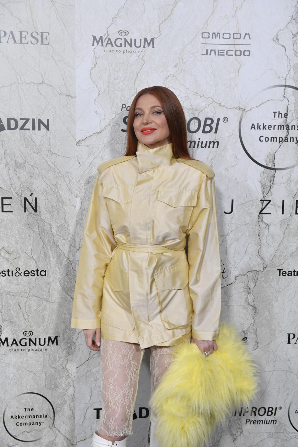 Szapołowska w czerni, Fijał z futrem w ręku i olśniewająca Steczkowska. Tłum gwiazd u Zienia