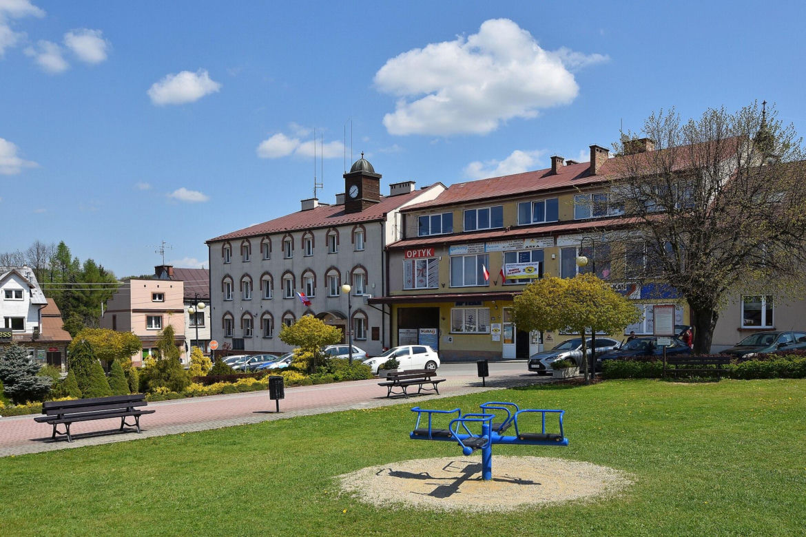 To jedno z najmniejszych małopolskich miast. Stało się sławne w czasie potopu szwedzkiego
