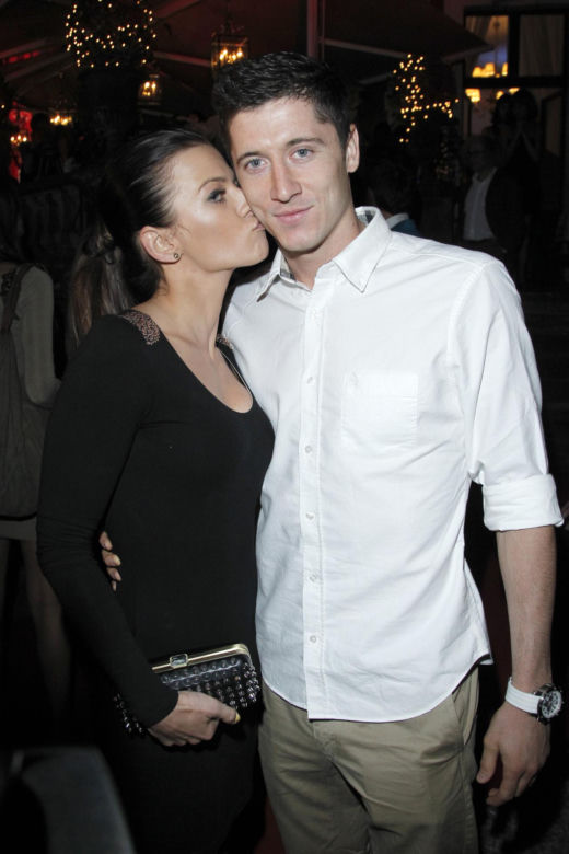 Anna i Robert Lewandowscy wychowują dzieci w luksusie. Sami zaczynali w skromnych warunkach