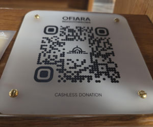 Kody QR na kościelnych ławkach. Nowość w bydgoskiej bazylice dzieli wiernych. „Bezczelność nie zna granic”