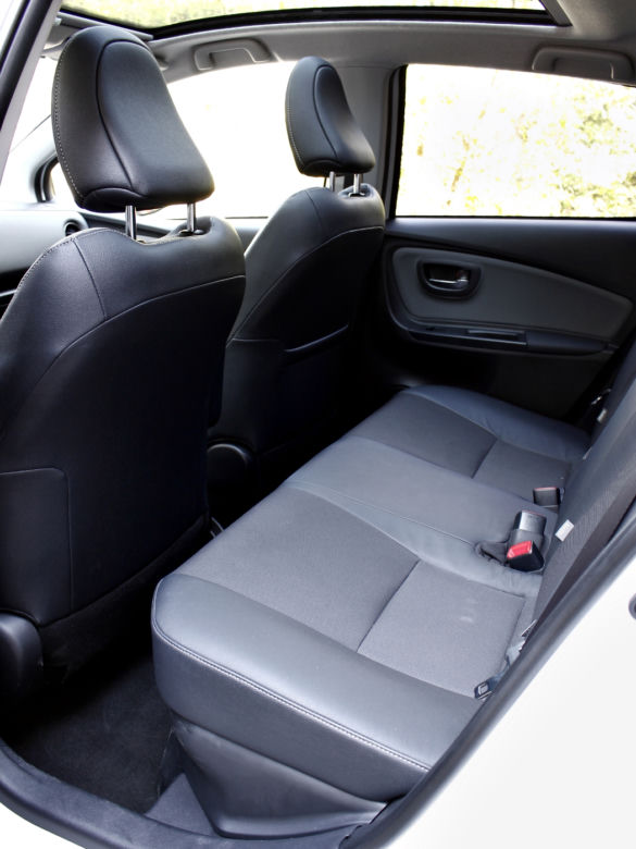 Toyota Yaris Hybrid lifting 2014