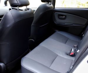 Toyota Yaris Hybrid lifting 2014