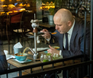 Paweł Kowal w restauracji