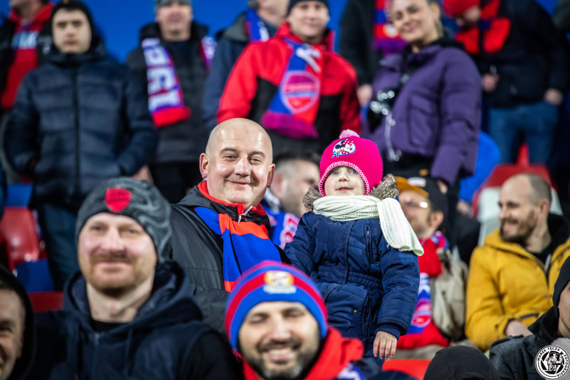 Kibice Rakowa Częstochowa na meczu z Cracovią