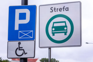 Eskalacja konfliktu o Strefę Czystego Transportu w Krakowie. Zniszczono znaki, miasto idzie na policję