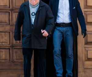 Koronawirus w Trójmieście. Ochroniarze Lecha Wałęsy w maseczkach