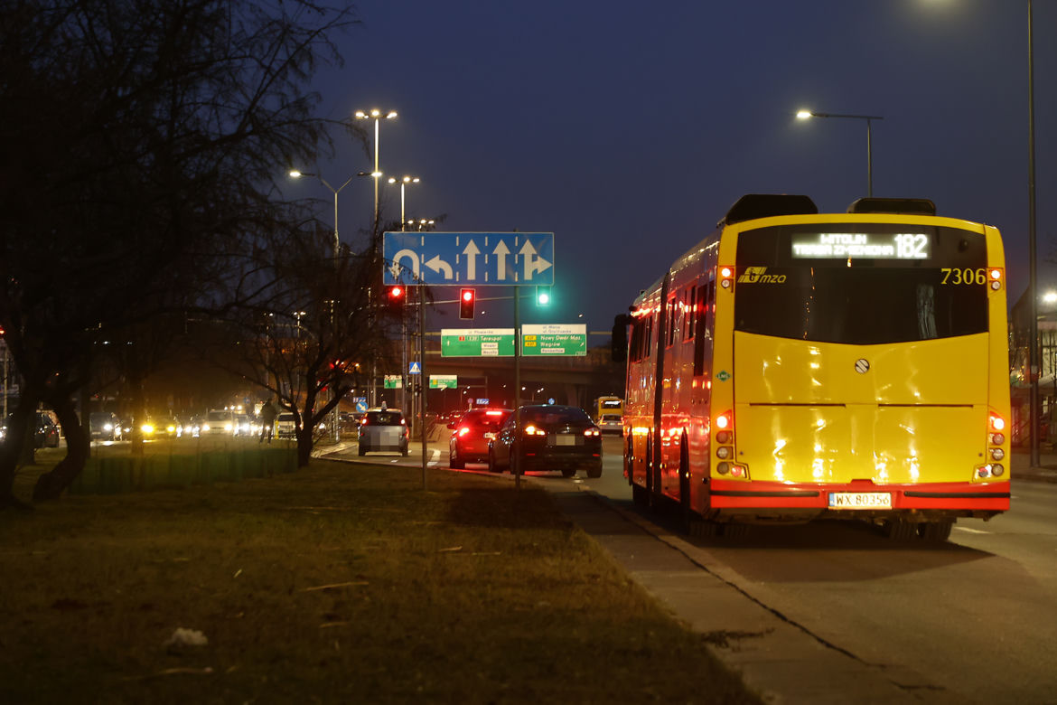 Gigantyczne korki na Ostrobramskiej. Wszystkiemu winien nowy buspas 