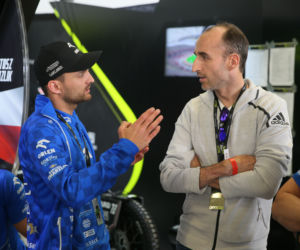 Robert Kubica i Marcin Gortat dopingują Bartosza Zmarzlika