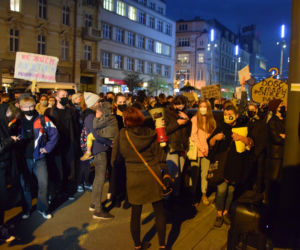 Protest kobiet w Katowicach. Tłumy strajkują przeciwko zakazowi aborcji