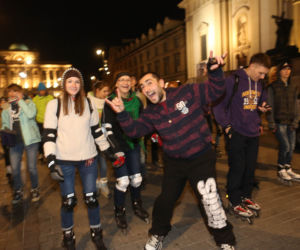 Nightskating. Warszawa na rolkach [Zdjęcia]