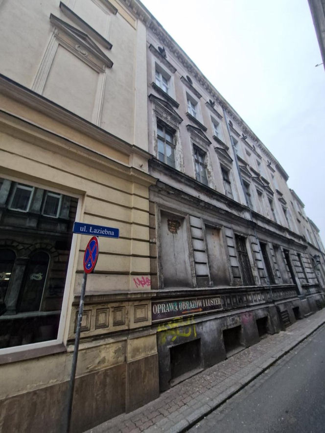 Miasto dołoży się do remontu elewacji trzech zabytkowych kamienic w Lesznie