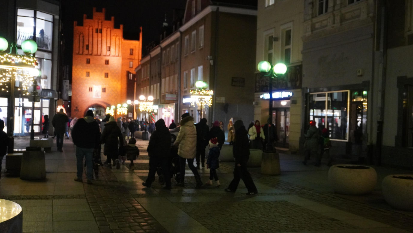 Olsztyn rozświetliły świąteczne iluminacje. Stare Miasto i centrum zachwycają!