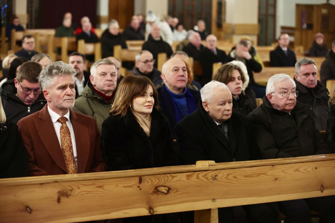 Jarosław Kaczyński w Starachowicach – Hołd dla Matki i Refleksje o Polsce