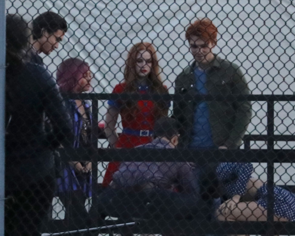 Obsada Riverdale na planie serialu - KJ Apa, Madeline Petsch