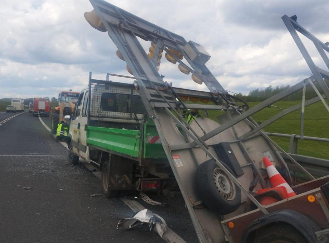 Wypadek busa na dk 16 pod Biskupcem