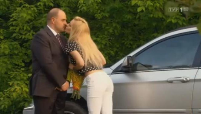 Ranczo 8 sezon odc. 98. Monika (Emilia Komarnicka), senator Kozioł (Cezary Żak)