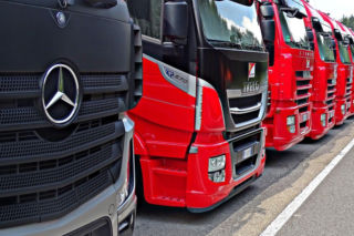 Gigantyczna kładka przejedzie przez Bydgoszcz. Kierowcy i piesi muszą przygotować się na duże zmiany w ruchu