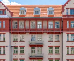 Południowa pierzeja Alej Jerozolimskich w centrum Warszawy
