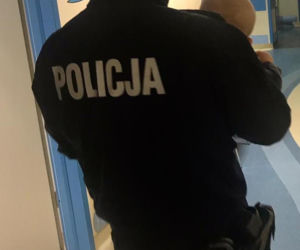Dzidziuś podrzucony policjantom