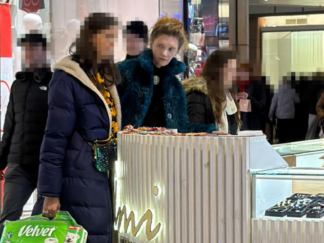 Agata Buzek na zakupach