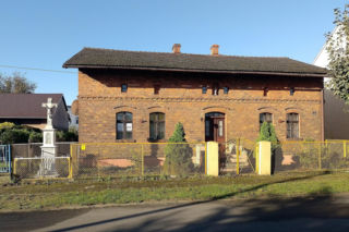 To jedno z najpiękniejszych miast na Śląsku. Produkowano w nim części do samolotów, a w PRL-u było wsią