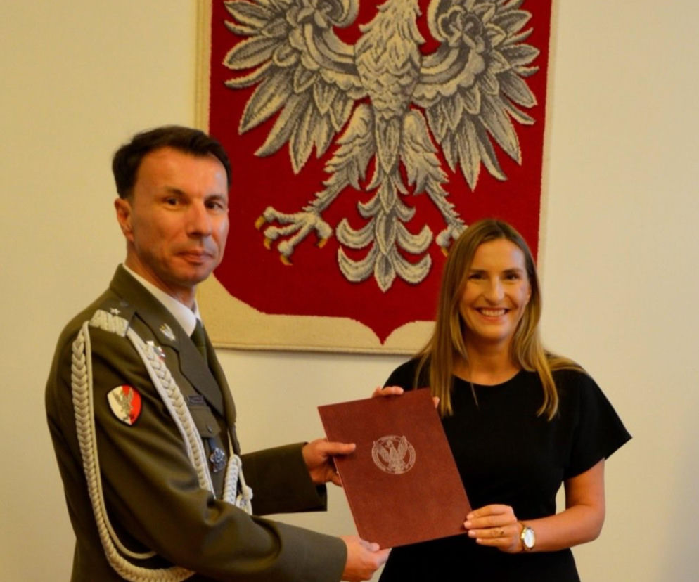 Gen. Romuald Maksymiuk i wiceminister Magdalena Sobkowiak-Czarnecka z nominacją. Czytaj na SE Portal Obronny.