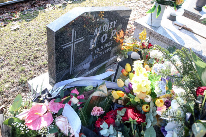 Tajemnicza śmierć i pogrzeb w sekrecie. Znany prokurator Jerzy Hop i jego syn nie żyją. Ostatnie pożegnanie