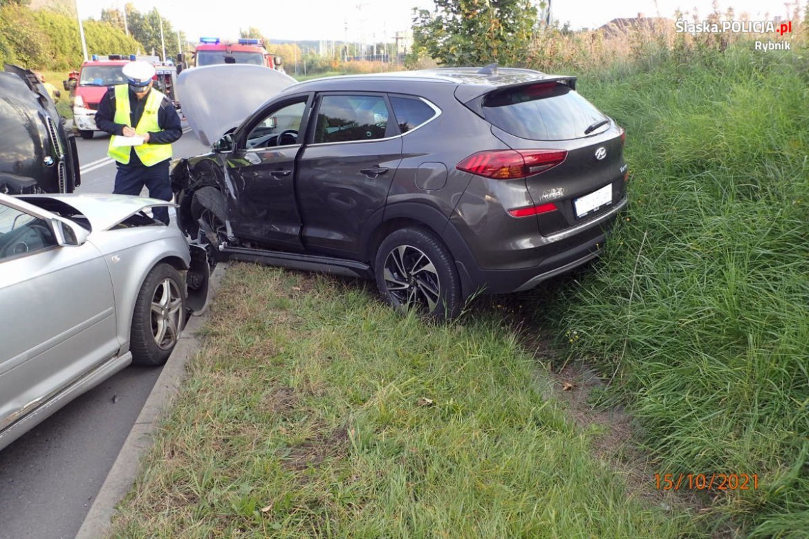 Kraksa w Rybniku. BMW skasowało dwie osobówki