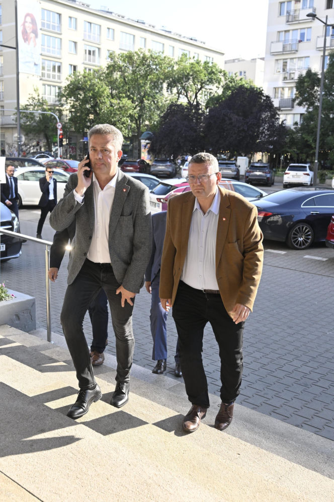 Tusk wezwał na dywanik KO