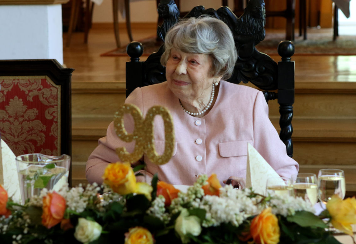 Zofia Kucówna szampańskie urodziny w Domu Artystów Weteranów Scen Polskich w Skolimowie