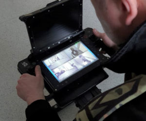 Na lotnisku w Katowicach-Pyrzowicach pojawił się nowy robot pirotechniczy. Ma napęd hybrydowy i kamery na podczerwień [ZDJĘCIA]