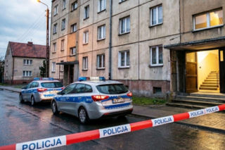Tajemnicza śmierć 46-latka. Makabryczne odkrycie na klatce schodowej